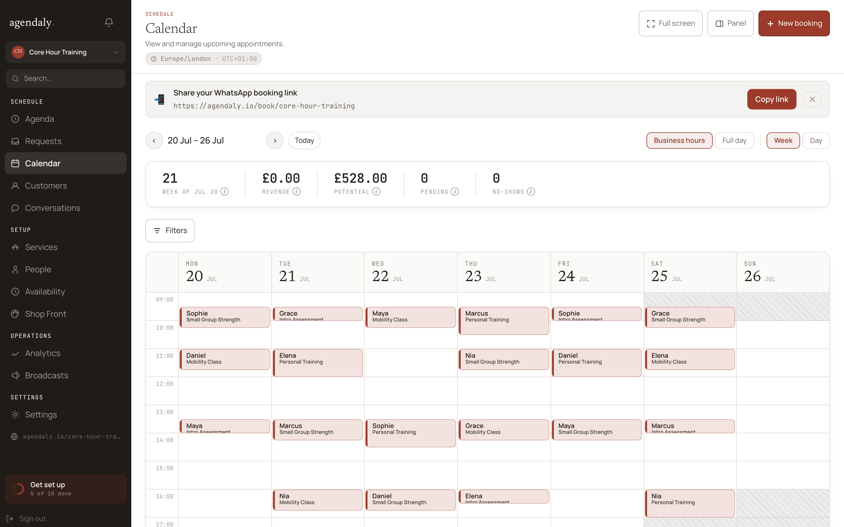 The Agendaly dashboard calendar for a fitness business